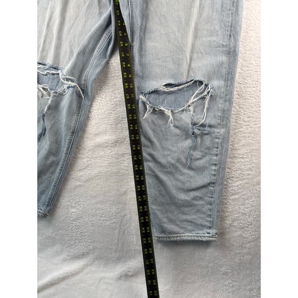 American Eagle Relaxed Mom Jeans Size 8 Distressed Light Wash - Picture 6 of 9